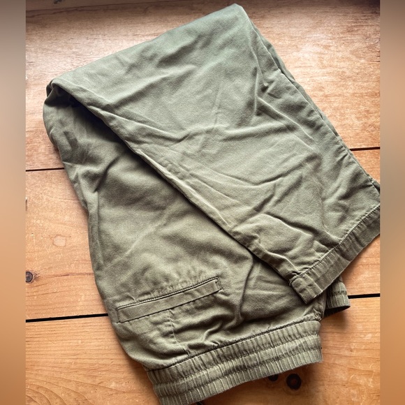 Linen pants from gap. Only worked twice. - Picture 1 of 3
